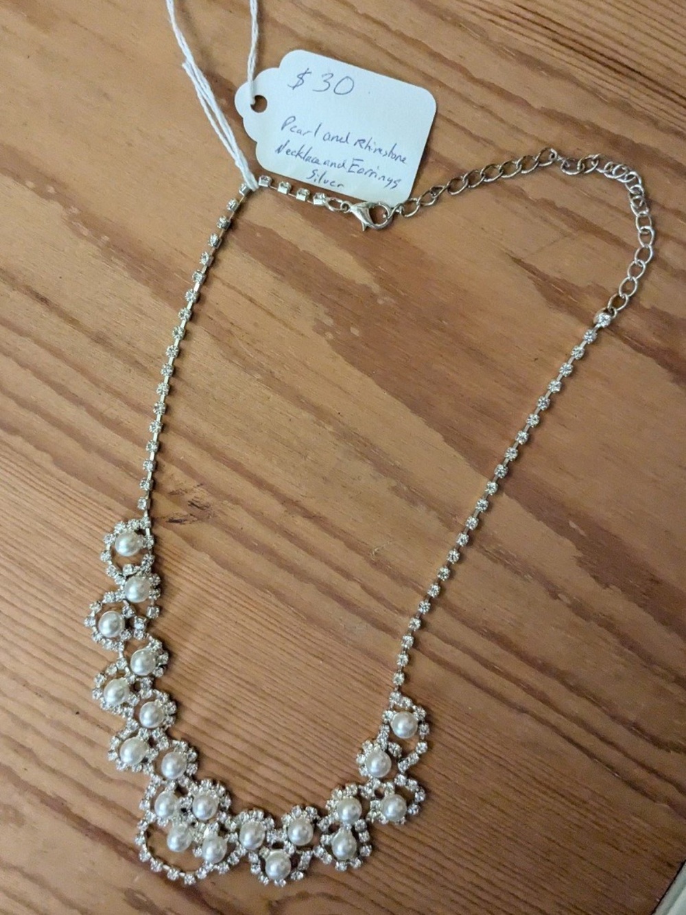 Necklace and 2 earrings pearl and faux diamond set